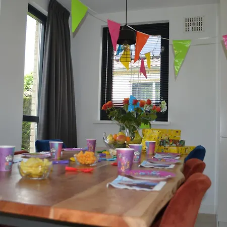 Modern En Gezellig Voor 6 Personen Met Laadpaal * Ewijk