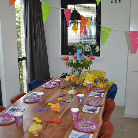 Modern En Gezellig Voor 6 Personen Met Laadpaal * Ewijk